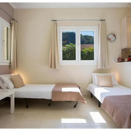Aelia House - Helios Case de vacanță Agios Ioannis (Lefkada)