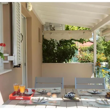 Aelia House - Helios بيت للعطل *